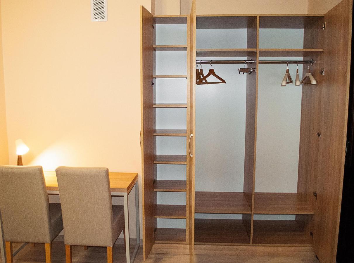 Redwood Hostel ลูบลิน ภายนอก รูปภาพ