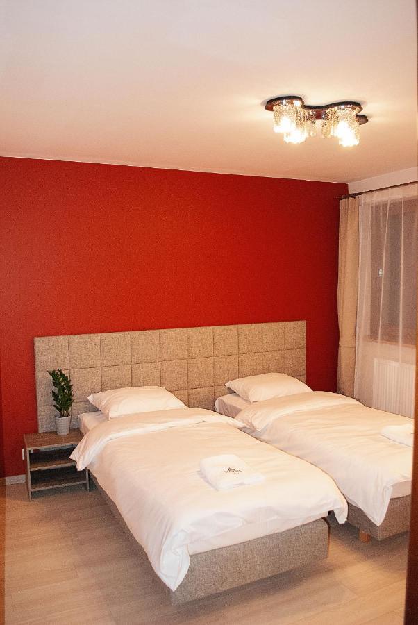 Redwood Hostel ลูบลิน ภายนอก รูปภาพ