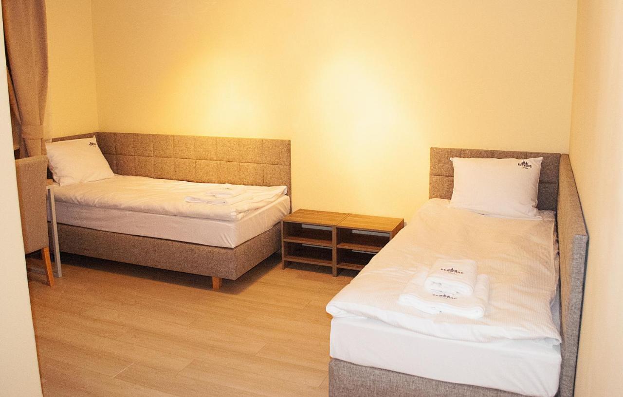 Redwood Hostel ลูบลิน ภายนอก รูปภาพ